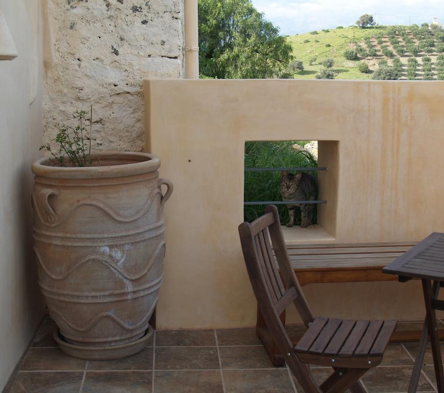 Agapi Holiday House Sivas Bagian luar foto